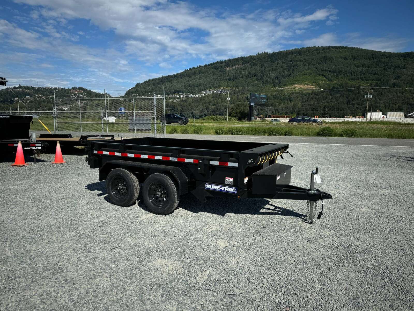 Photo of 2024 Suretrac 5x10 Dump Trailer 7000lb GVW Barn Doors with Tarp