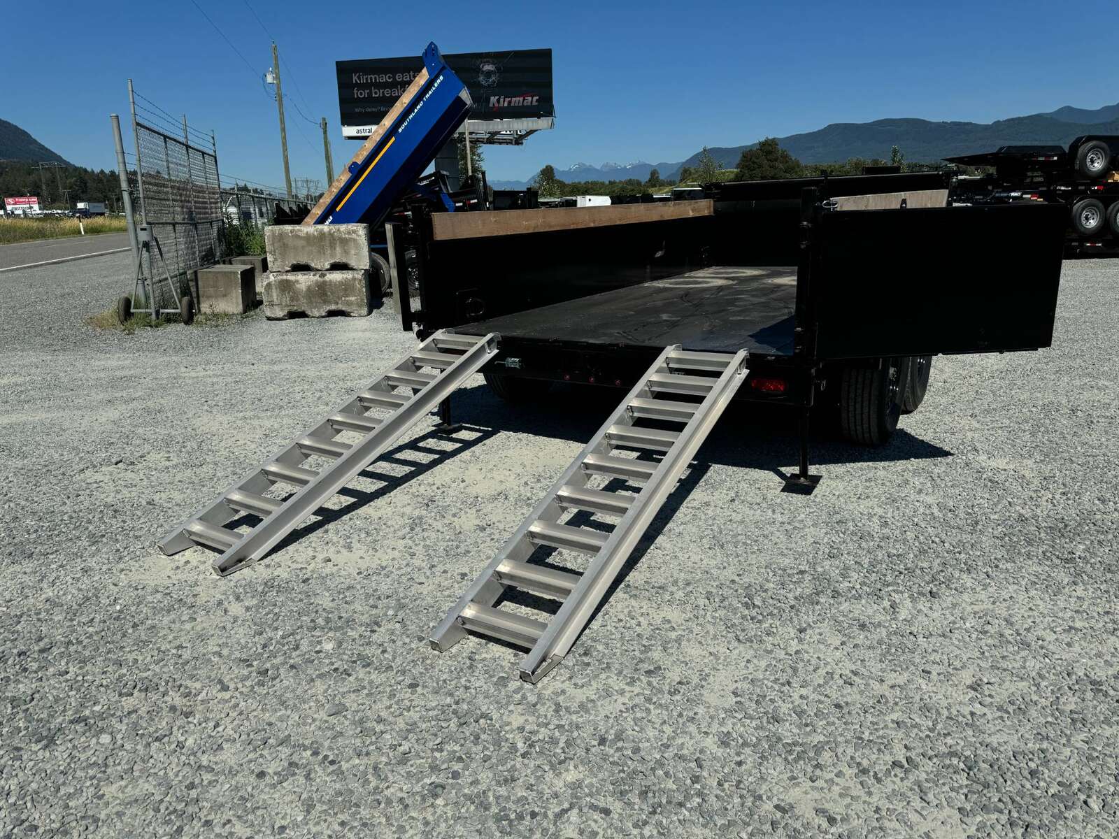 Photo of 2024 Southland Trailers 7x14 Dump Trailer HD 17,000lbs GVW w/ Hydraulic Front Jack & 3/16" Floor (SL714-16KHD)