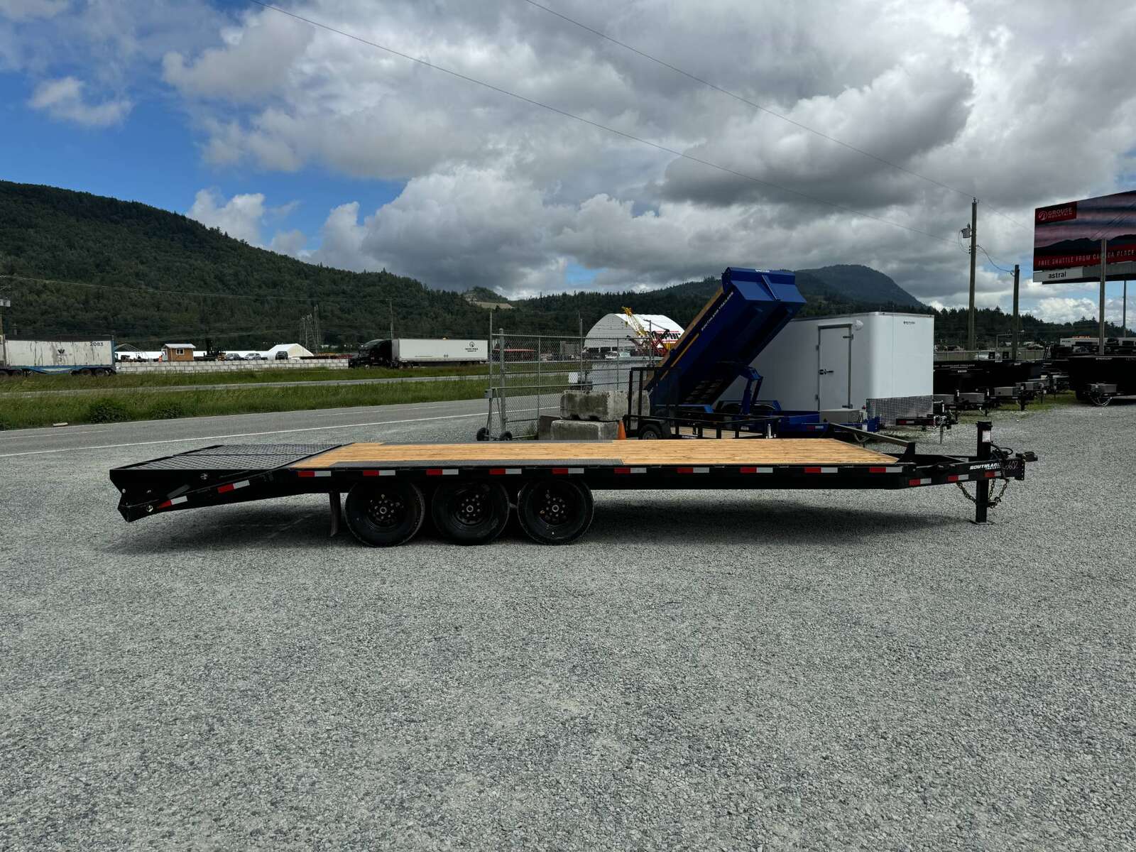 Photo of 2025 Southland Deckover 20+5 MEGA RAMP Equipment Trailer w/ 5ft Dovetail