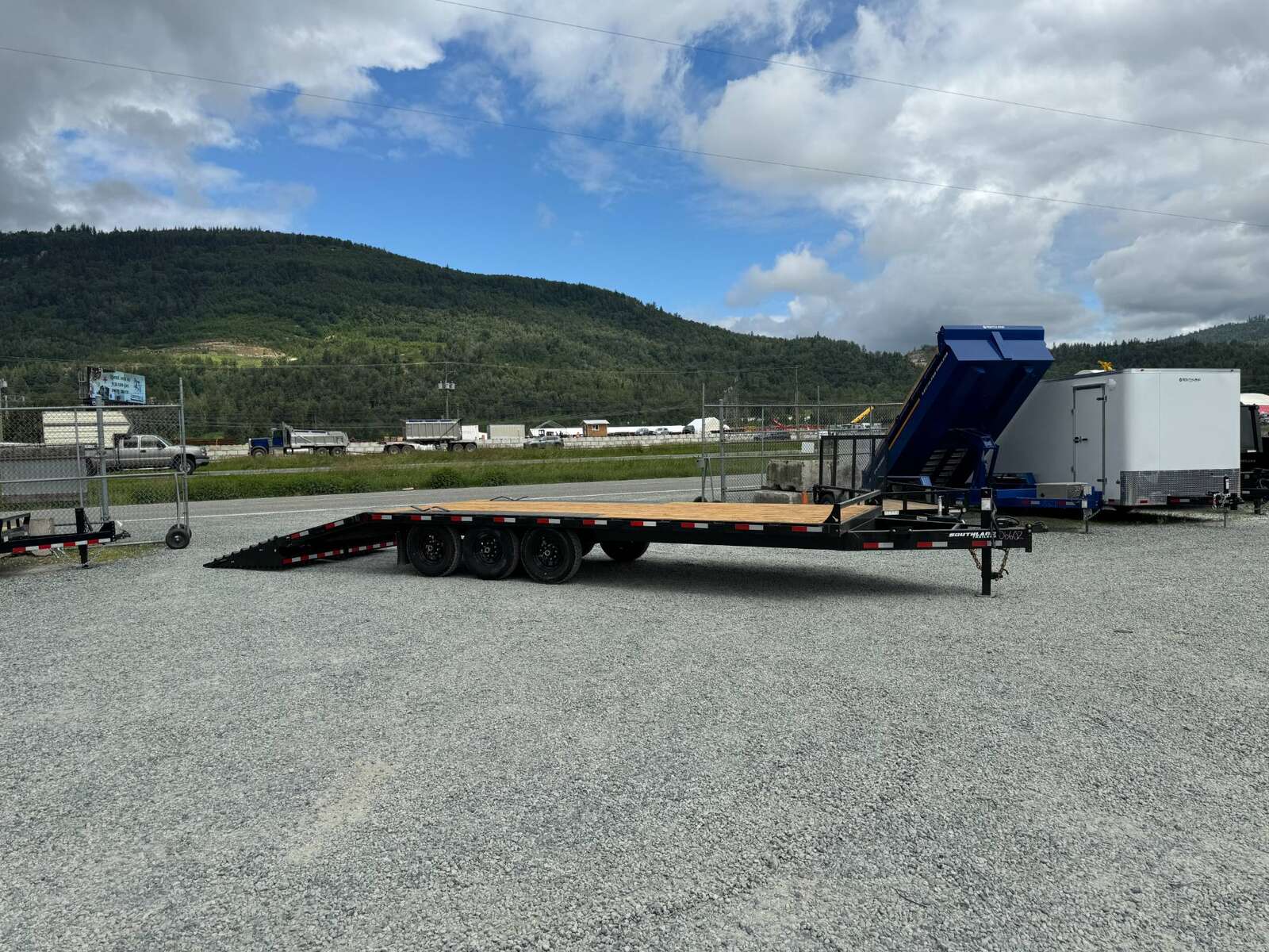 Photo of 2025 Southland Deckover 20+5 MEGA RAMP Equipment Trailer w/ 5ft Dovetail