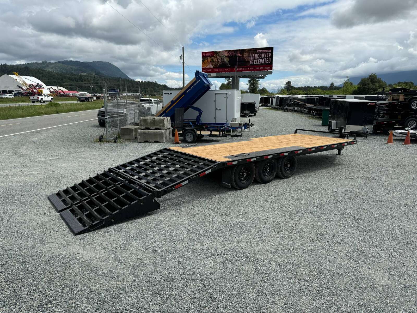 Photo of 2025 Southland Deckover 20+5 MEGA RAMP Equipment Trailer w/ 5ft Dovetail