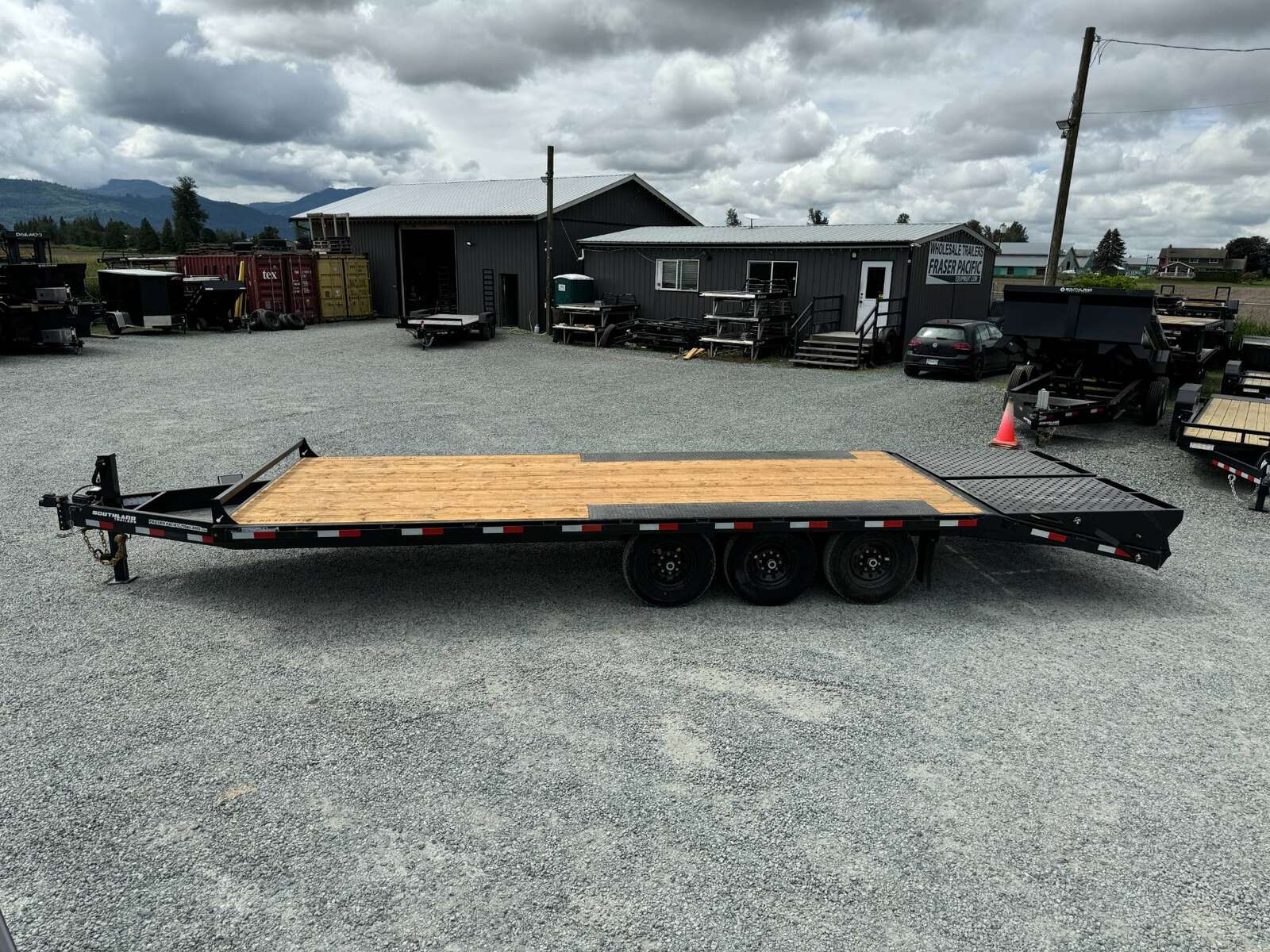 Photo of 2025 Southland Deckover 20+5 MEGA RAMP Equipment Trailer w/ 5ft Dovetail