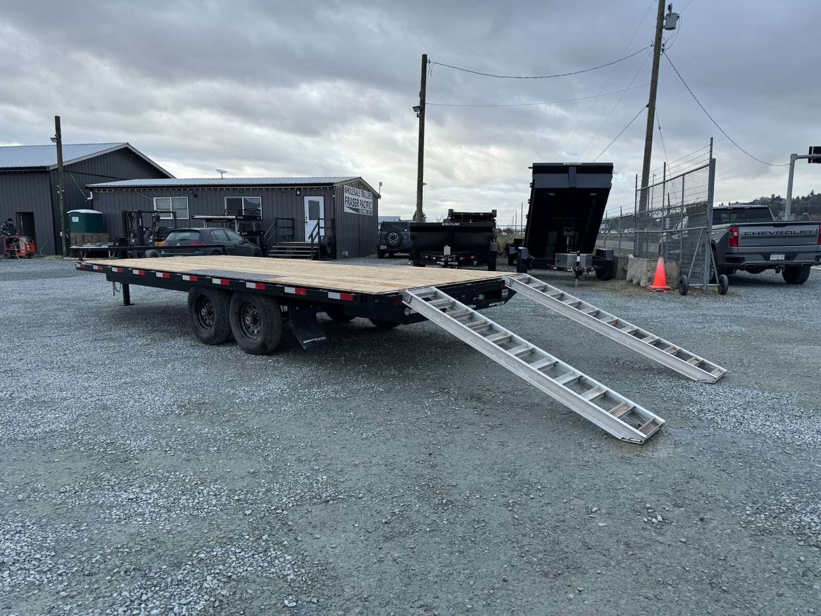 Photo of 2025 Southland Trailer 8x20 Deckover Trailer 15,400lb GVW Flat Deck