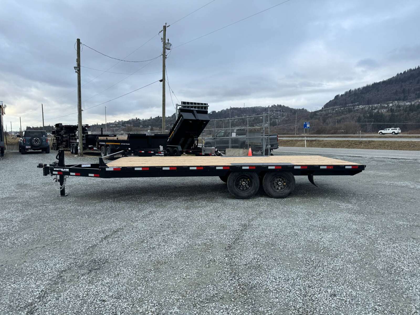 Photo of 2025 Southland Trailer 8x20 Deckover Trailer 15,400lb GVW Flat Deck