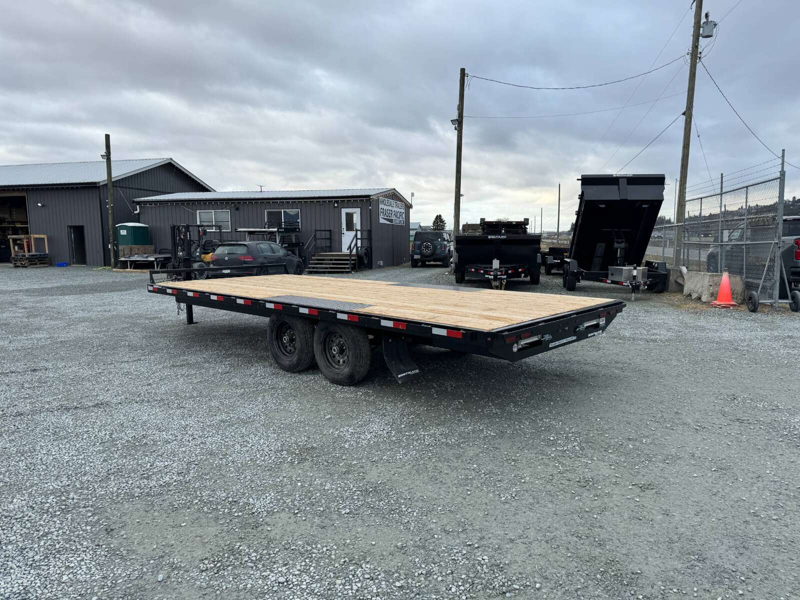 Photo of 2025 Southland Trailer 8x20 Deckover Trailer 15,400lb GVW Flat Deck