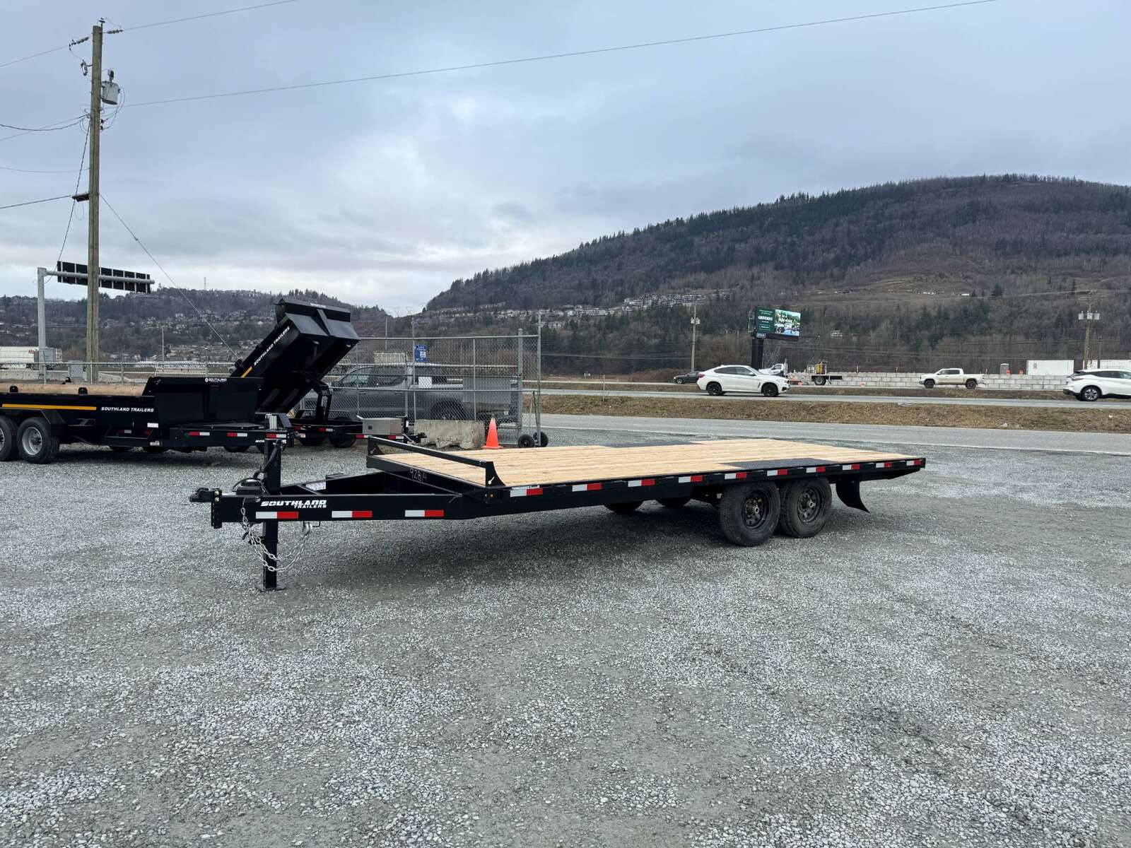 Photo of 2025 Southland Trailer 8x20 Deckover Trailer 15,400lb GVW Flat Deck