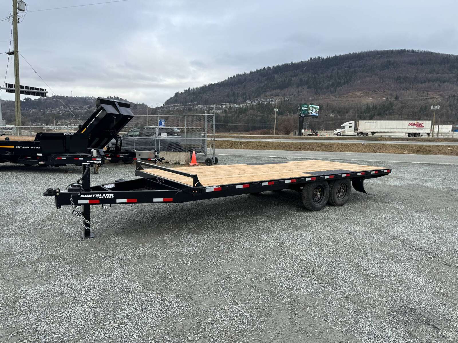 Photo of 2025 Southland Trailer 8x20 Deckover Trailer 15,400lb GVW Flat Deck