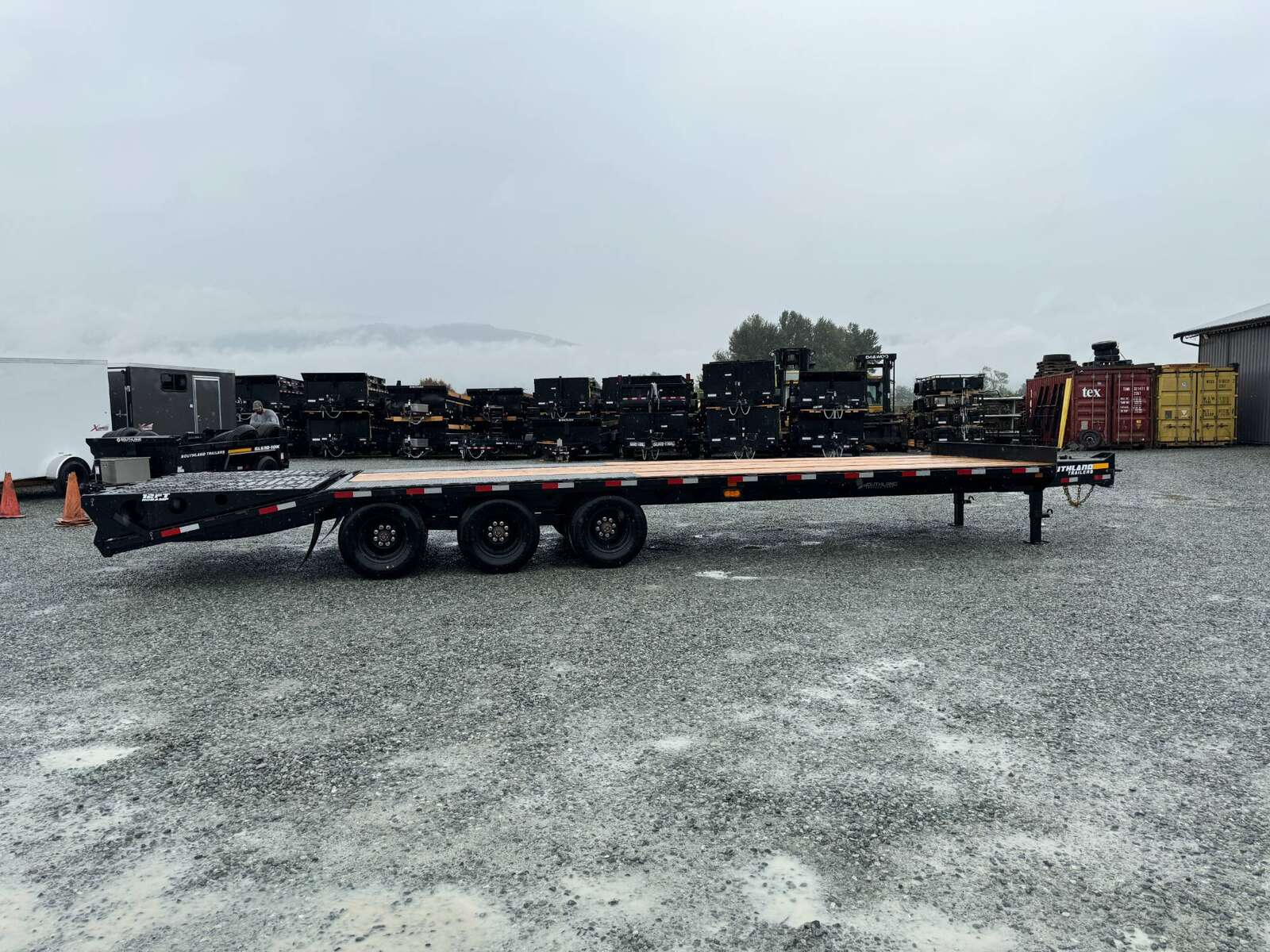 Photo of 2024 Southland Trailers 24+6 AFRAME Tri Axle 30450lb GVW Equipment Deckover Trailer