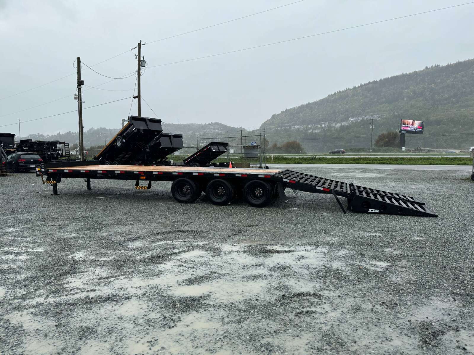 Photo of 2024 Southland Trailers 24+6 AFRAME Tri Axle 30450lb GVW Equipment Deckover Trailer