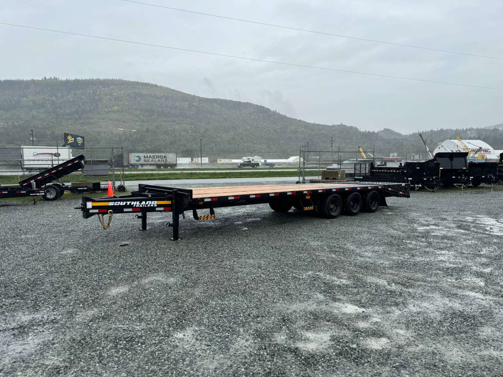 Photo of 2024 Southland Trailers 24+6 AFRAME Tri Axle 30450lb GVW Equipment Deckover Trailer