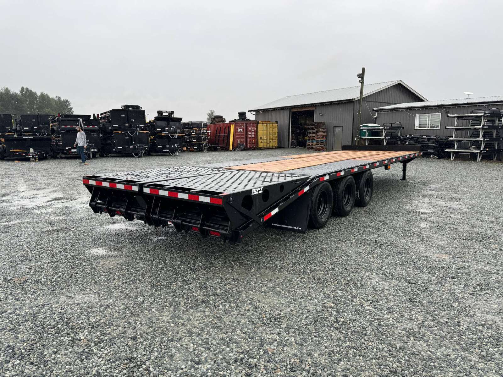 Photo of 2024 Southland Trailers 24+6 AFRAME Tri Axle 30450lb GVW Equipment Deckover Trailer