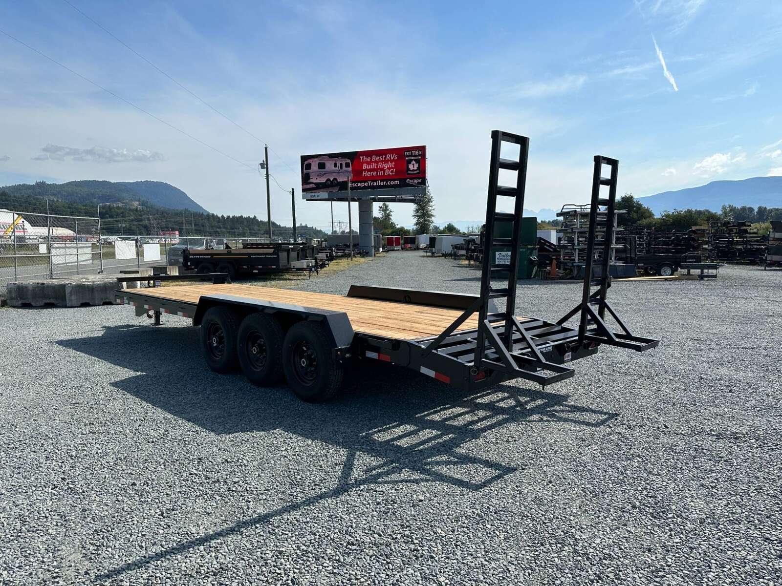 Photo of 2025 Southland Tri Axle Flatdeck 22 + 2' BEAVERTAIL 22,000LB GVW Equipment Trailer