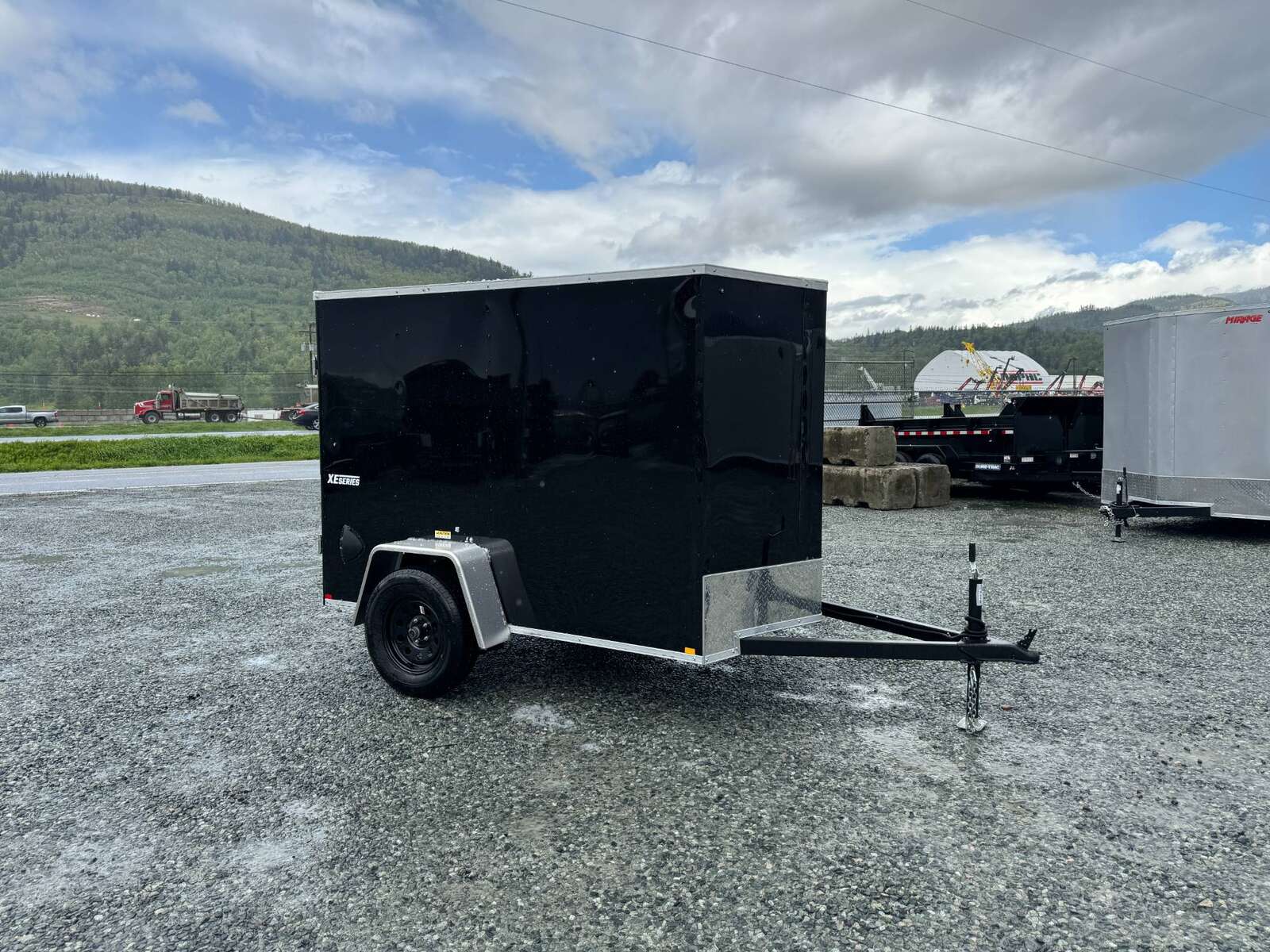 Photo of 2025 Mirage XE 5x8 V Nose Cargo / Enclosed Trailer Black Ramp Door 2990lb GVW