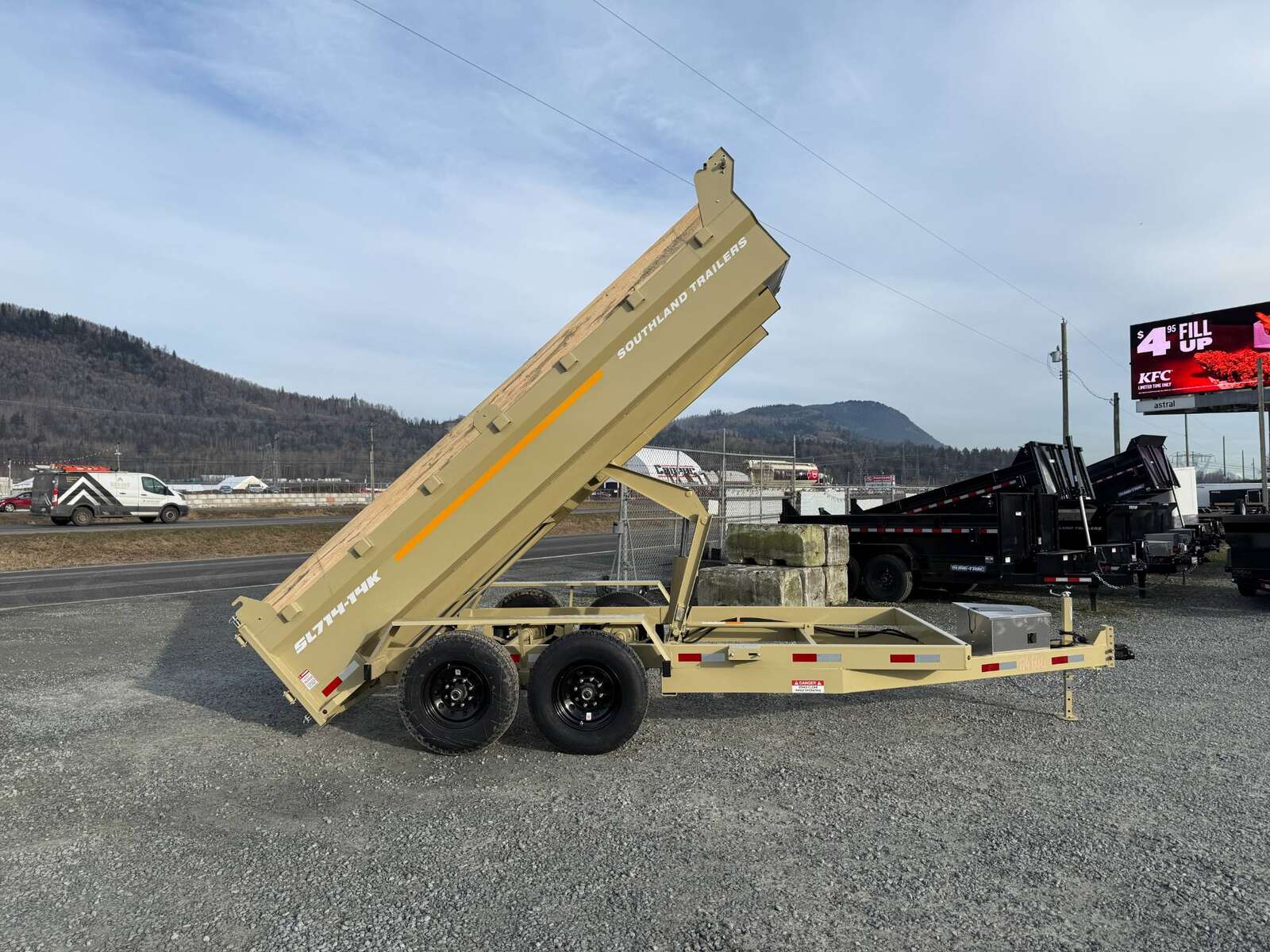 Photo of 2025 Southland 7x14 Dump Trailer 15,400lbs GVW with Tarp And Ramps SANDSTONE (SL714-14K)