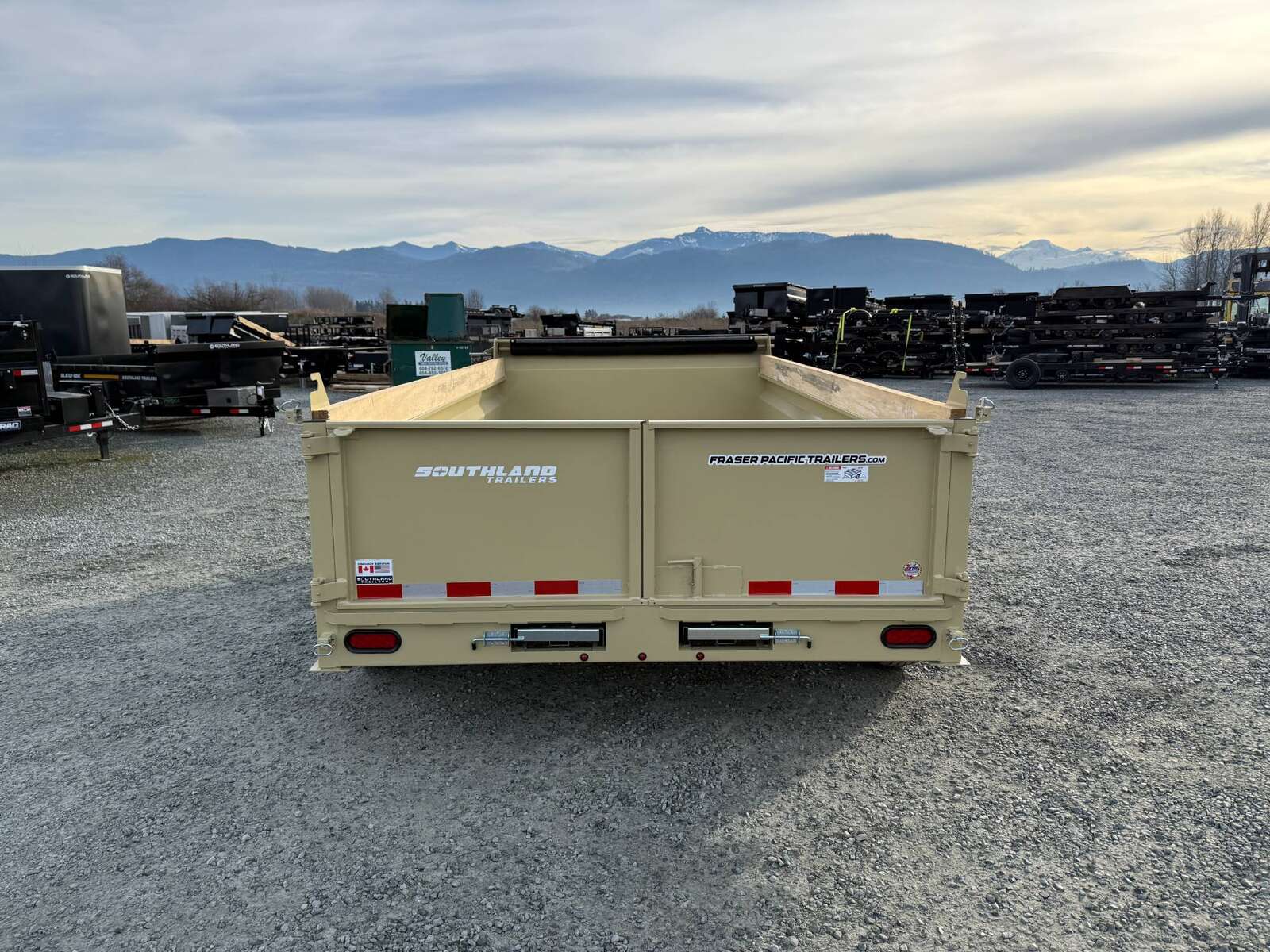 Photo of 2025 Southland 7x14 Dump Trailer 15,400lbs GVW with Tarp And Ramps SANDSTONE (SL714-14K)