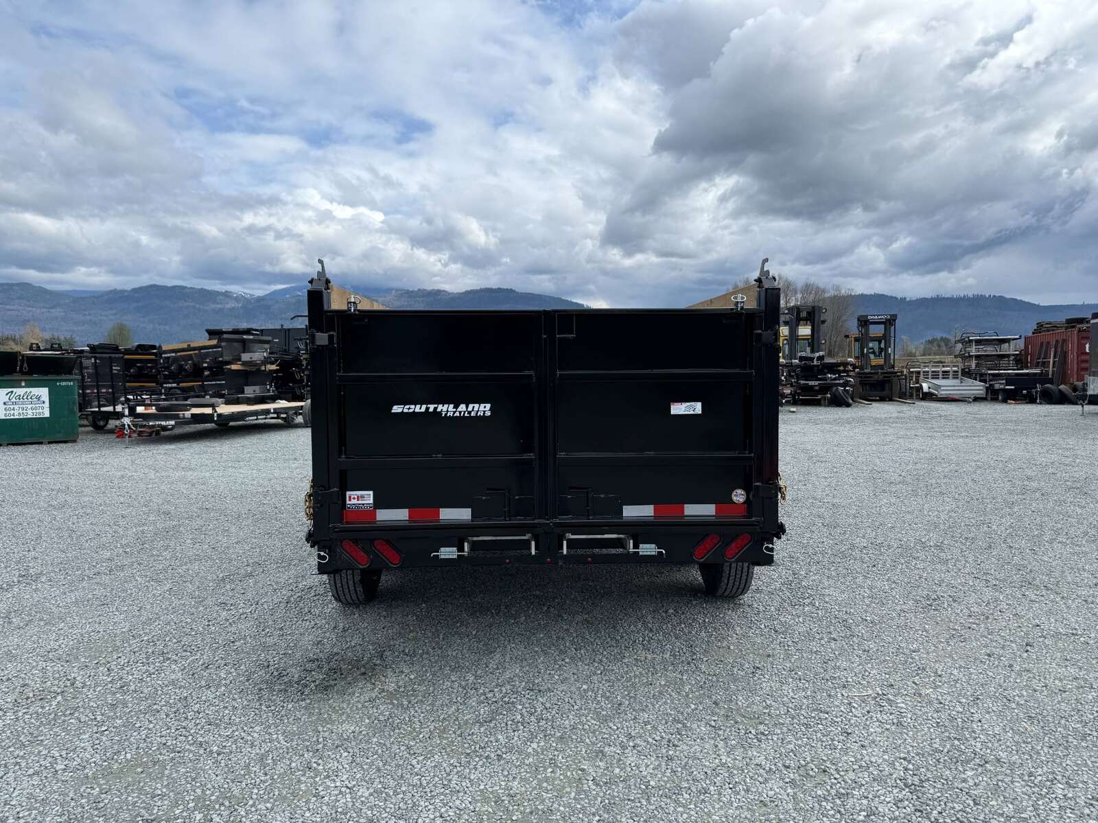 Photo of 2025 Southland 7x16 High Side Dump Trailer Gooseneck w/ Hydraulic Front Jack 27,657 lb GVW