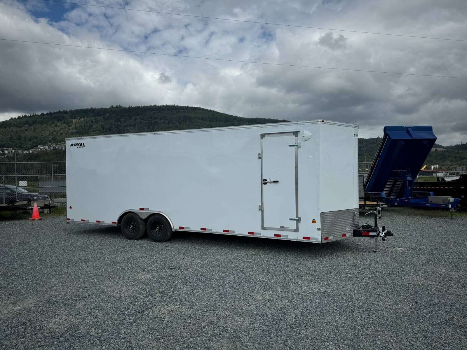 Photo of 2026 Royal Cargo 8.5x24 V Nose Car Hauler Cargo / Enclosed Trailer 11,400lb GVW White Ramp Door Extra Height