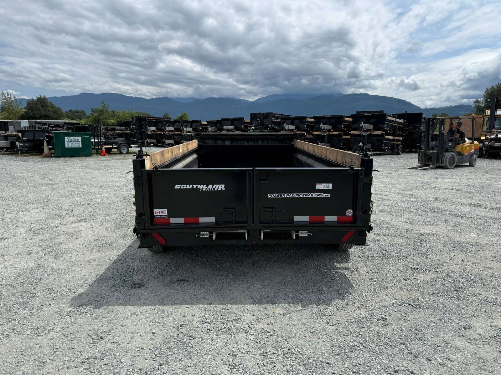 Photo of 2025 Southland Trailers 7x14 Dump Trailer HD 17,000lbs GVW w/ Hydraulic Front Jack & 3/16" Floor (SL714-16KHD)