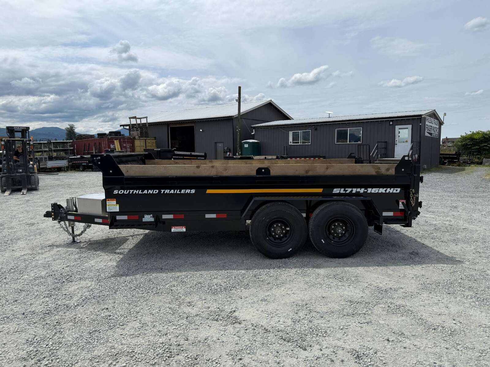 Photo of 2025 Southland Trailers 7x14 Dump Trailer HD 17,000lbs GVW w/ Hydraulic Front Jack & 3/16" Floor (SL714-16KHD)