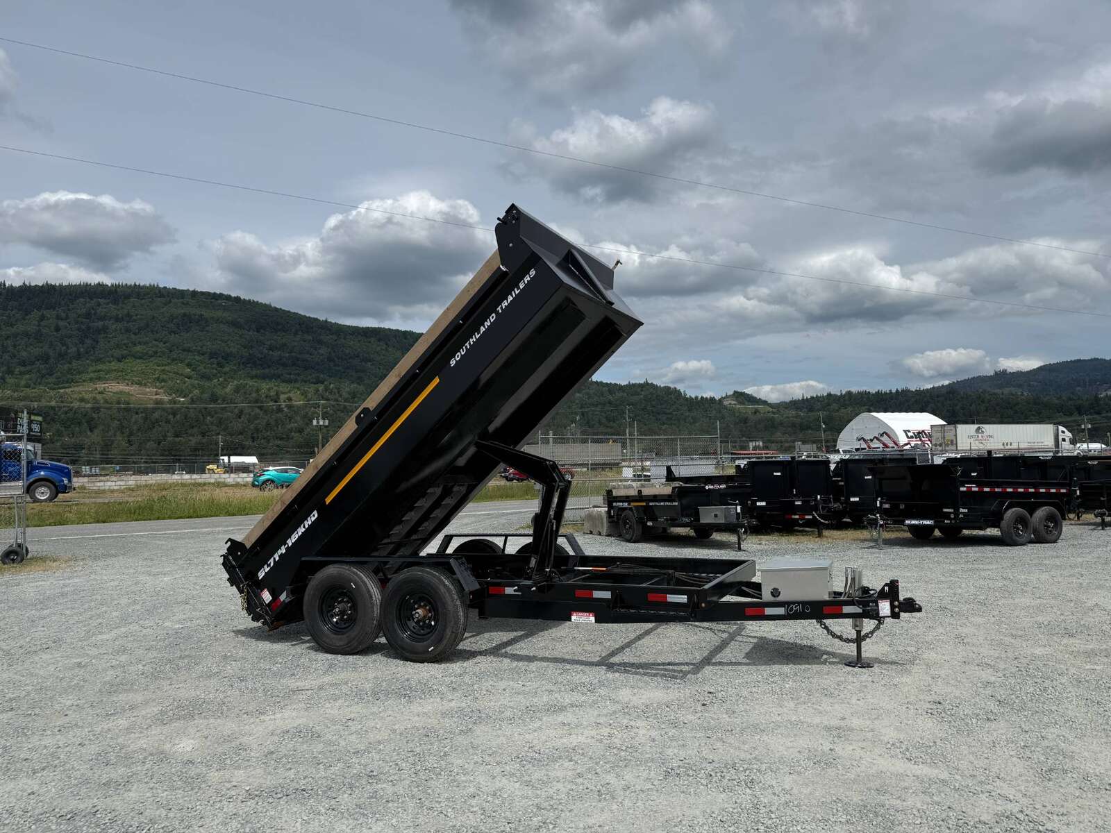 Photo of 2025 Southland Trailers 7x14 Dump Trailer HD 17,000lbs GVW w/ Hydraulic Front Jack & 3/16" Floor (SL714-16KHD)