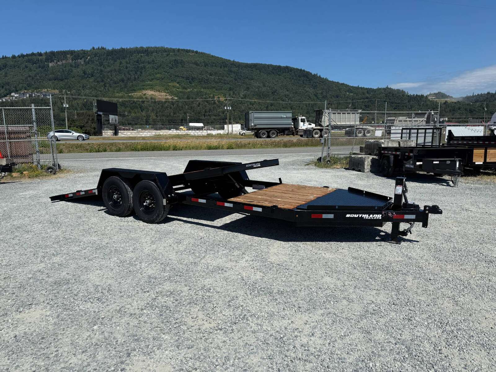 Photo of 2026 Southland Tilt Deck 16+4 Flatdeck Equipment 15,000lb GVW Trailer