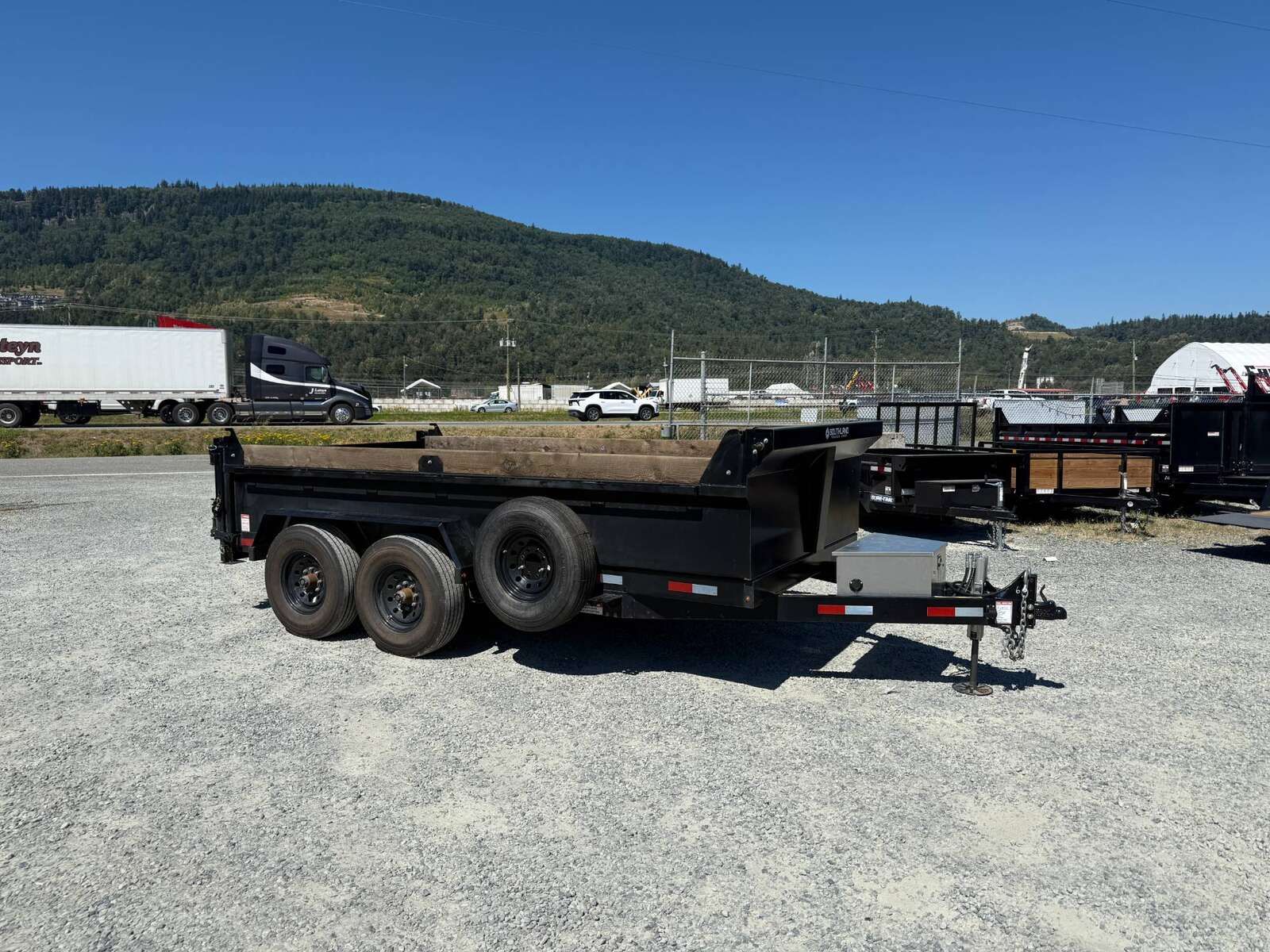 Photo of Used Pre Owned 2024 Southland Trailers 7x14 Dump Trailer HD 17,000lbs GVW w/ Hydraulic Front Jack