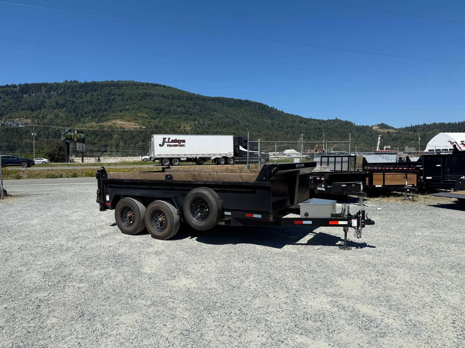 Photo of Used Pre Owned 2024 Southland Trailers 7x14 Dump Trailer HD 17,000lbs GVW w/ Hydraulic Front Jack