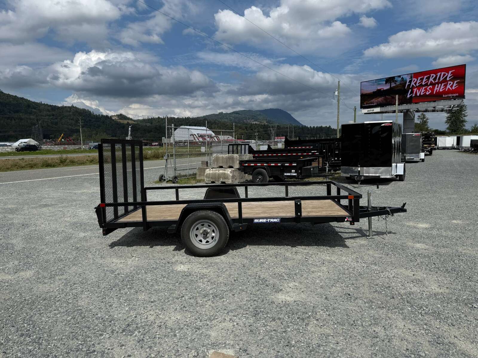 Photo of Used Pre Owned 2023 Suretrac 6x12 2990LB GVW Heavy Duty Utility Trailer w/ Ramp gate