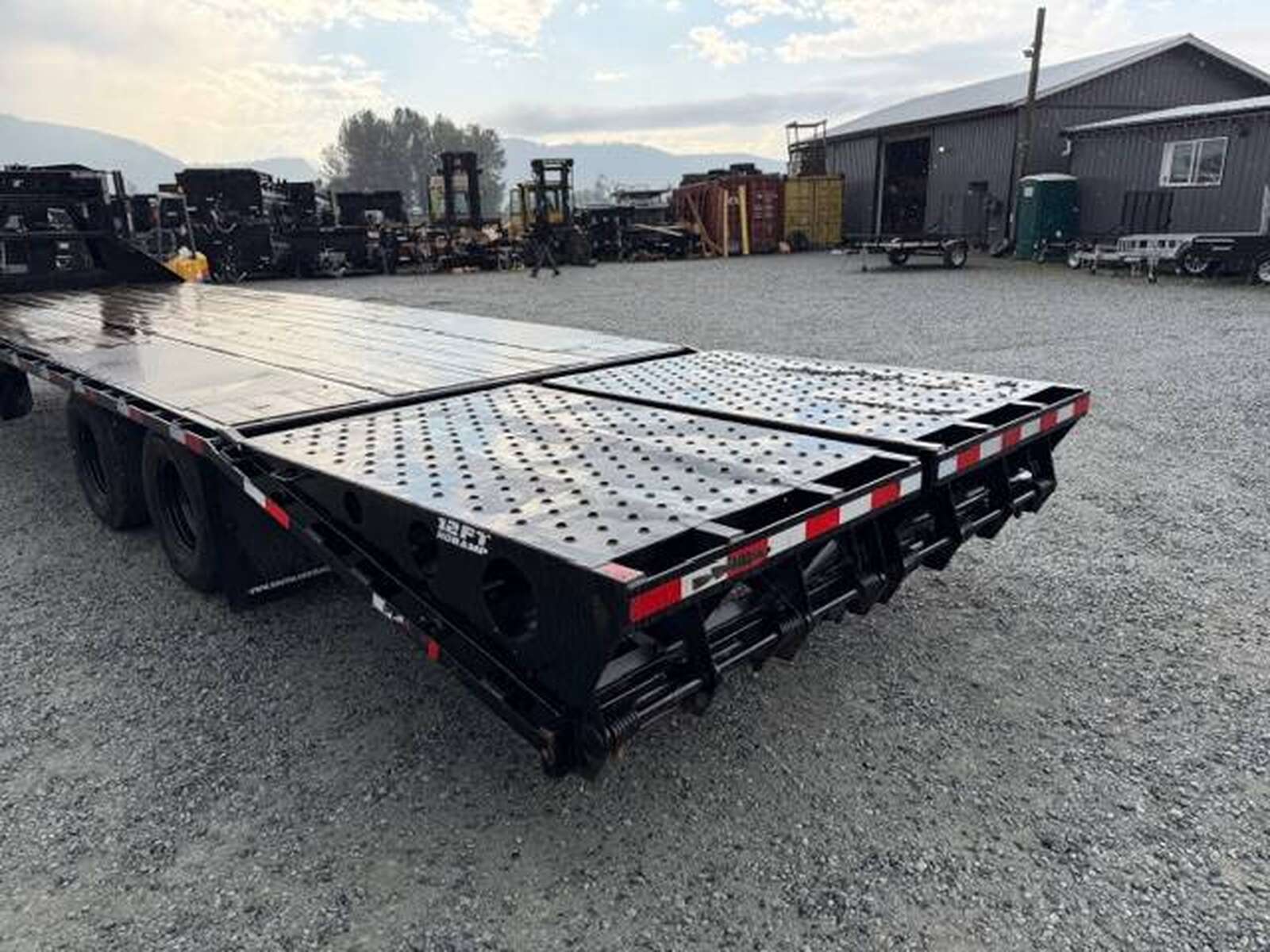 Photo of Pre Owned Used 2024 Southland 24+6 Gooseneck Flat Deck Equipment Trailer 29000lb GVW w/ Ramps 