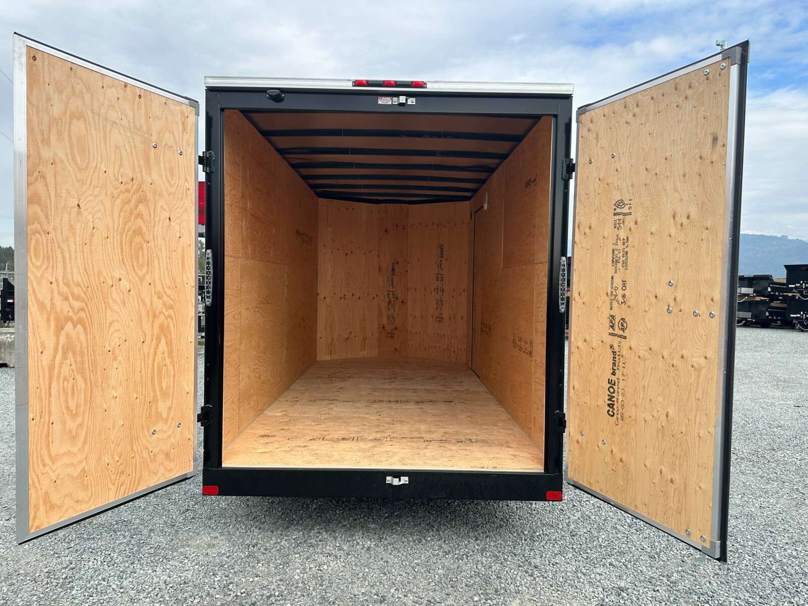 Photo of 2026 Royal Cargo 7X14 V Nose 7700LB GVW BARN DOORS Enclosed Trailer Extra Tall SILVER