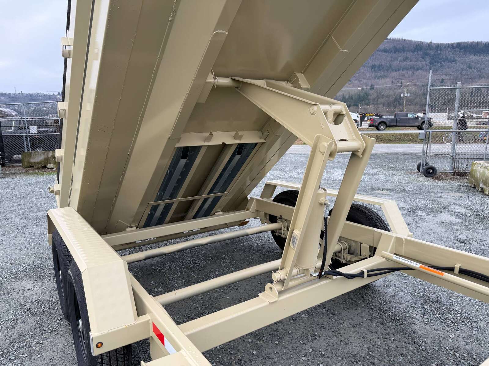 Photo of 2026 Southland 7x14 Dump Trailer SANDSTONE 15,400lbs GVW with Tarp And Ramps (SL714-14K)