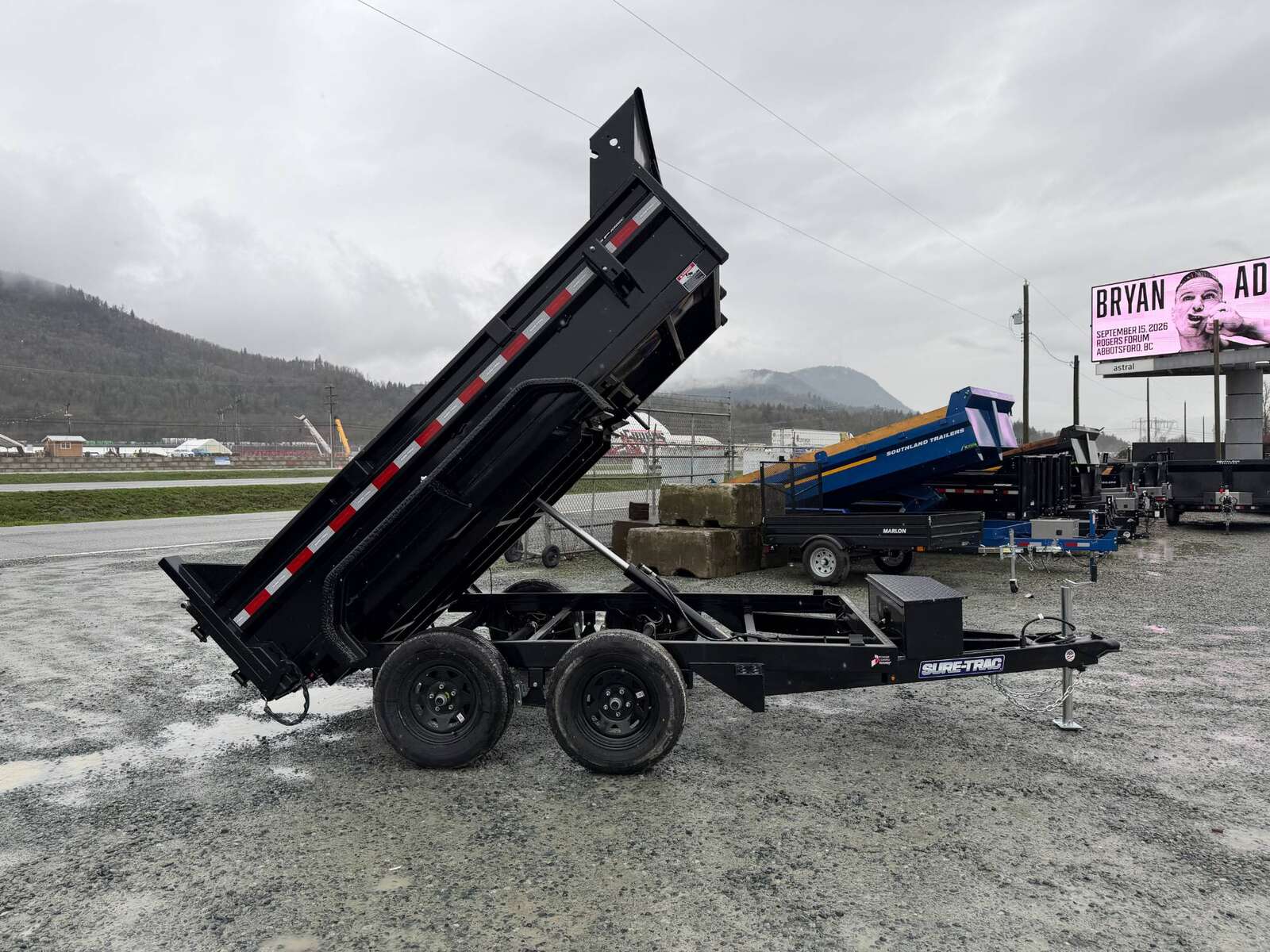 Photo of 2026 Suretrac 6x10 Hydraulic Dump Trailer 7,000lbs GVW w/Ramps