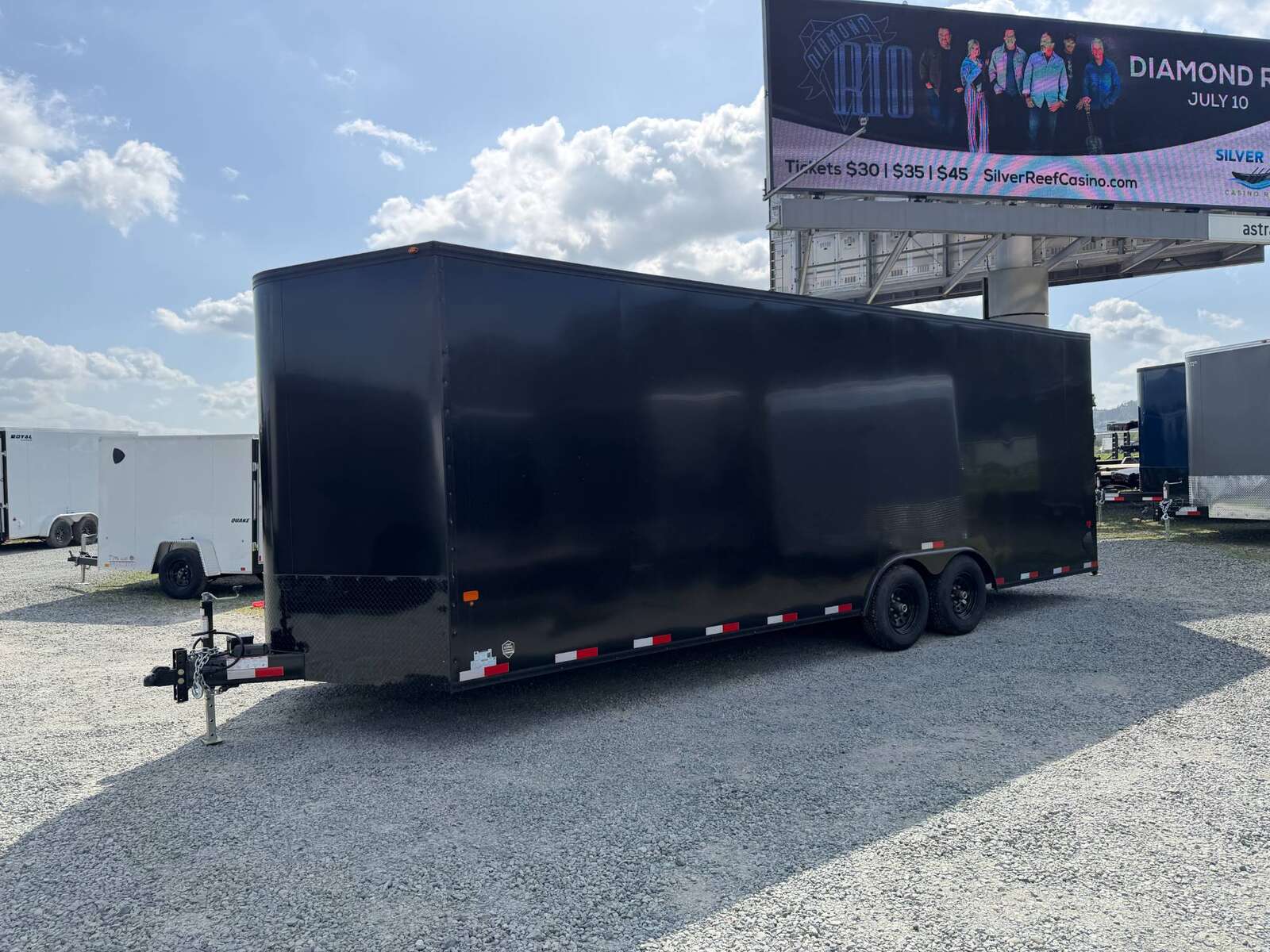 Photo of 2026 Royal Cargo 8.5x24 V Nose Car Hauler Cargo / Enclosed Trailer Blackout 11,400lb GVW Satin Black Ramp Door Extra Height (GSR)