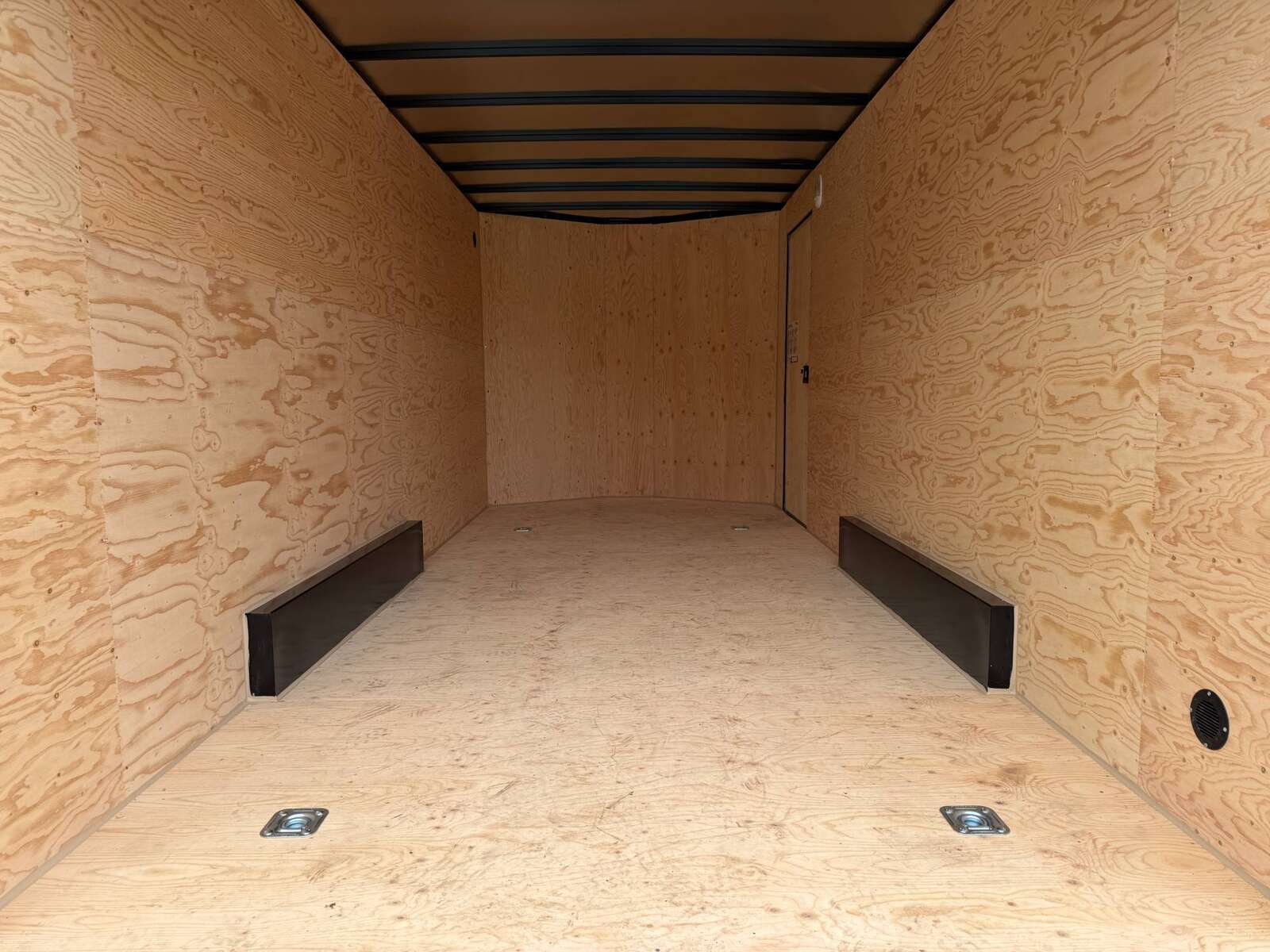 Photo of 2026 Royal 7.5x18 Cargo Enclosed Trailer Heavy Duty 11400lb GVW w/ Barn Doors Gloss Black