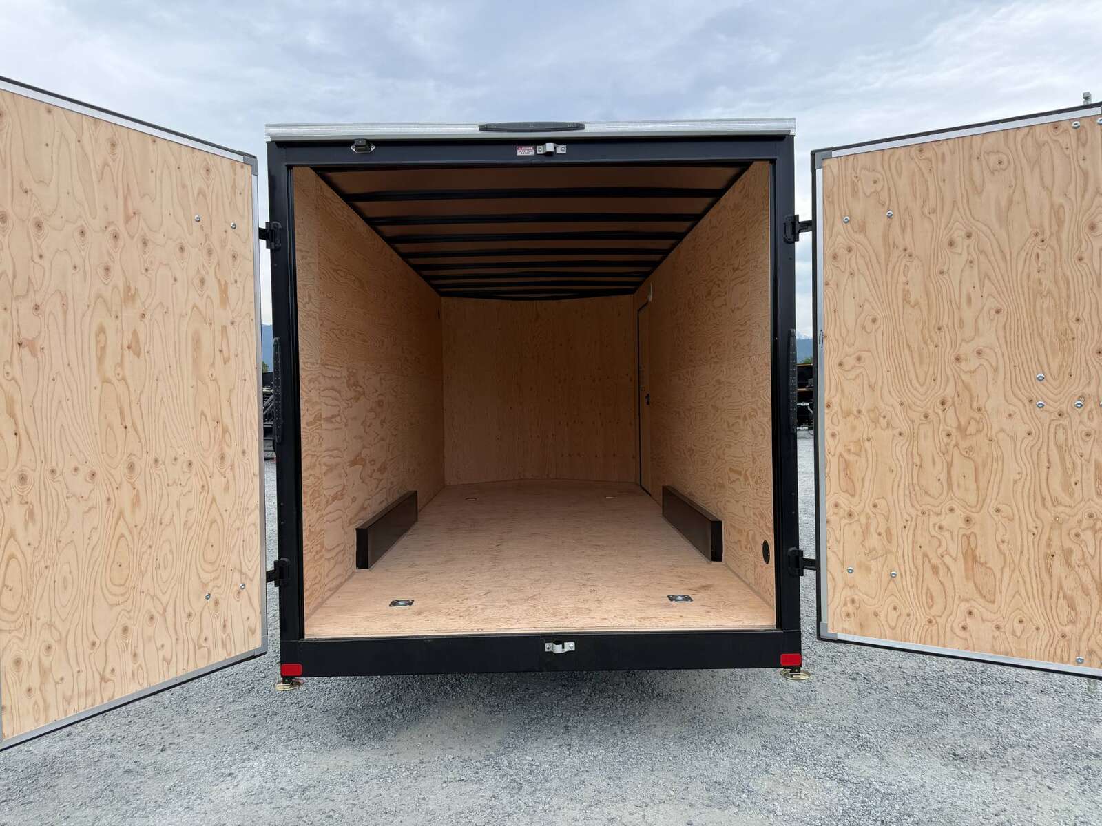 Photo of 2026 Royal 7.5x18 Cargo Enclosed Trailer Heavy Duty 11400lb GVW w/ Barn Doors Gloss Black
