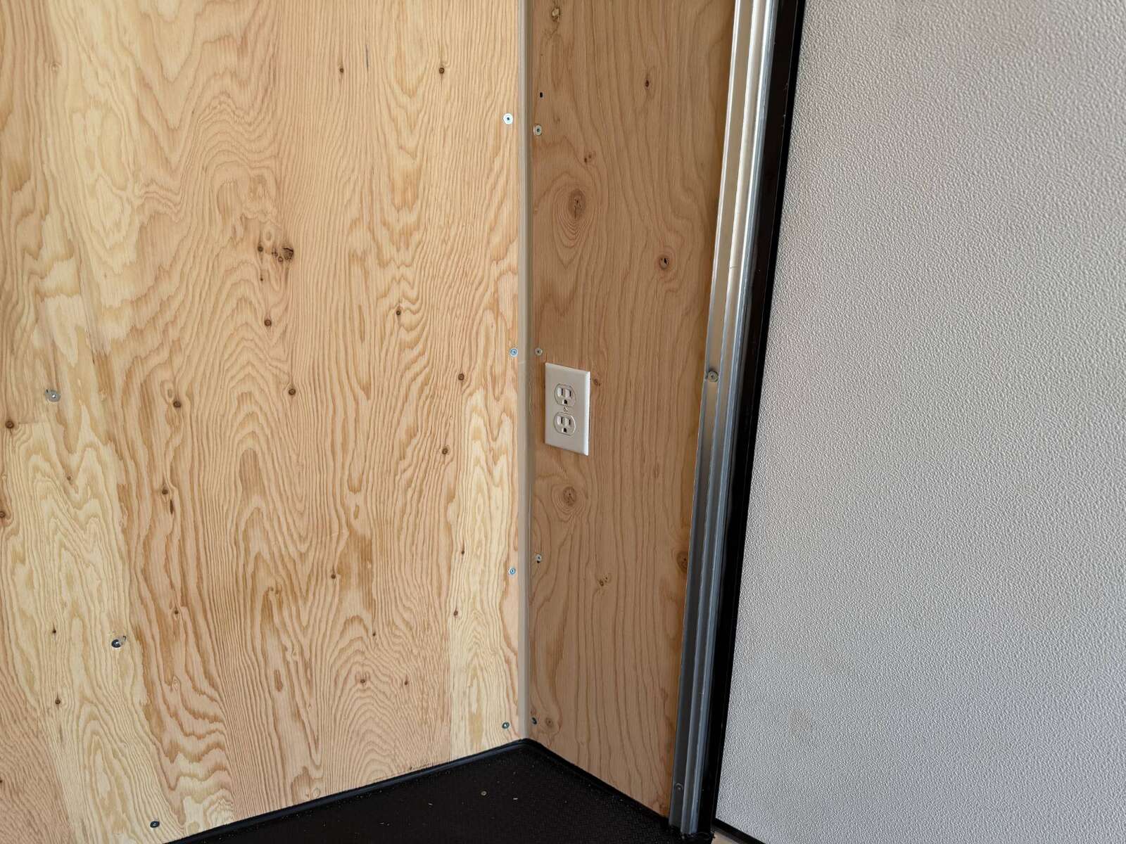 Photo of 2026 Royal Cargo 7X14 Contractor Package V Nose 13,200lb GVW BARN DOORS WHITE Enclosed Trailer Extra Tall