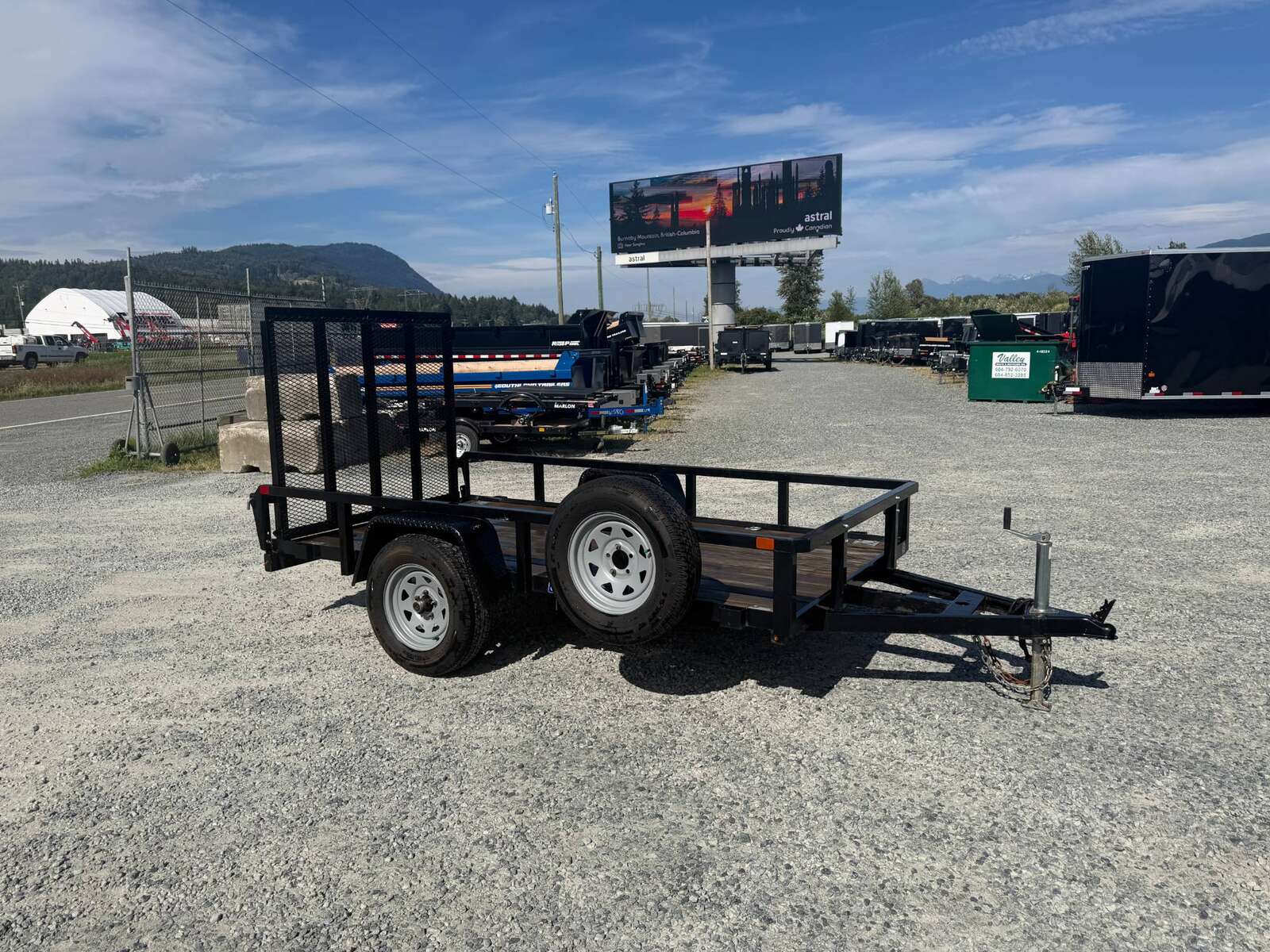 Photo of Used Pre Owned 2021 Suretrac 5X10 Utility Trailer 2990lb GVW with Ramp Gate