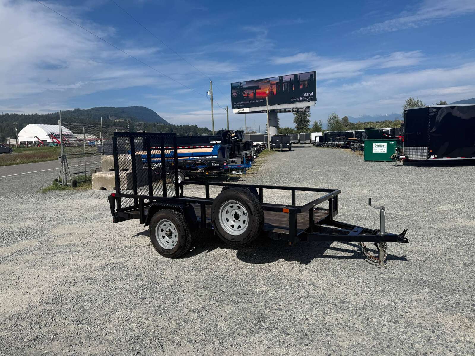 Photo of Used Pre Owned 2021 Suretrac 5X10 Utility Trailer 2990lb GVW with Ramp Gate
