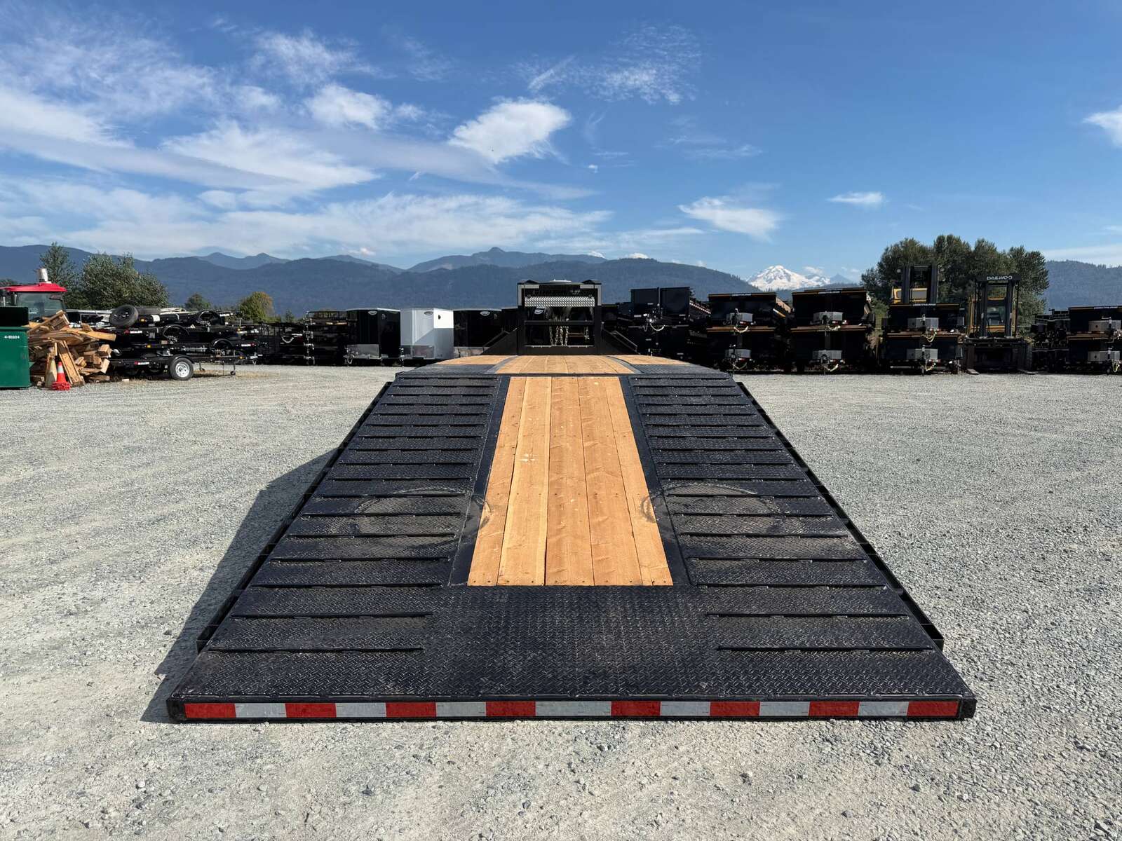 Photo of 2027 Southland 32' Gooseneck Equipment Flat Deck Trailer 38,000lbs w/ 12' Hydraulic Dovetail