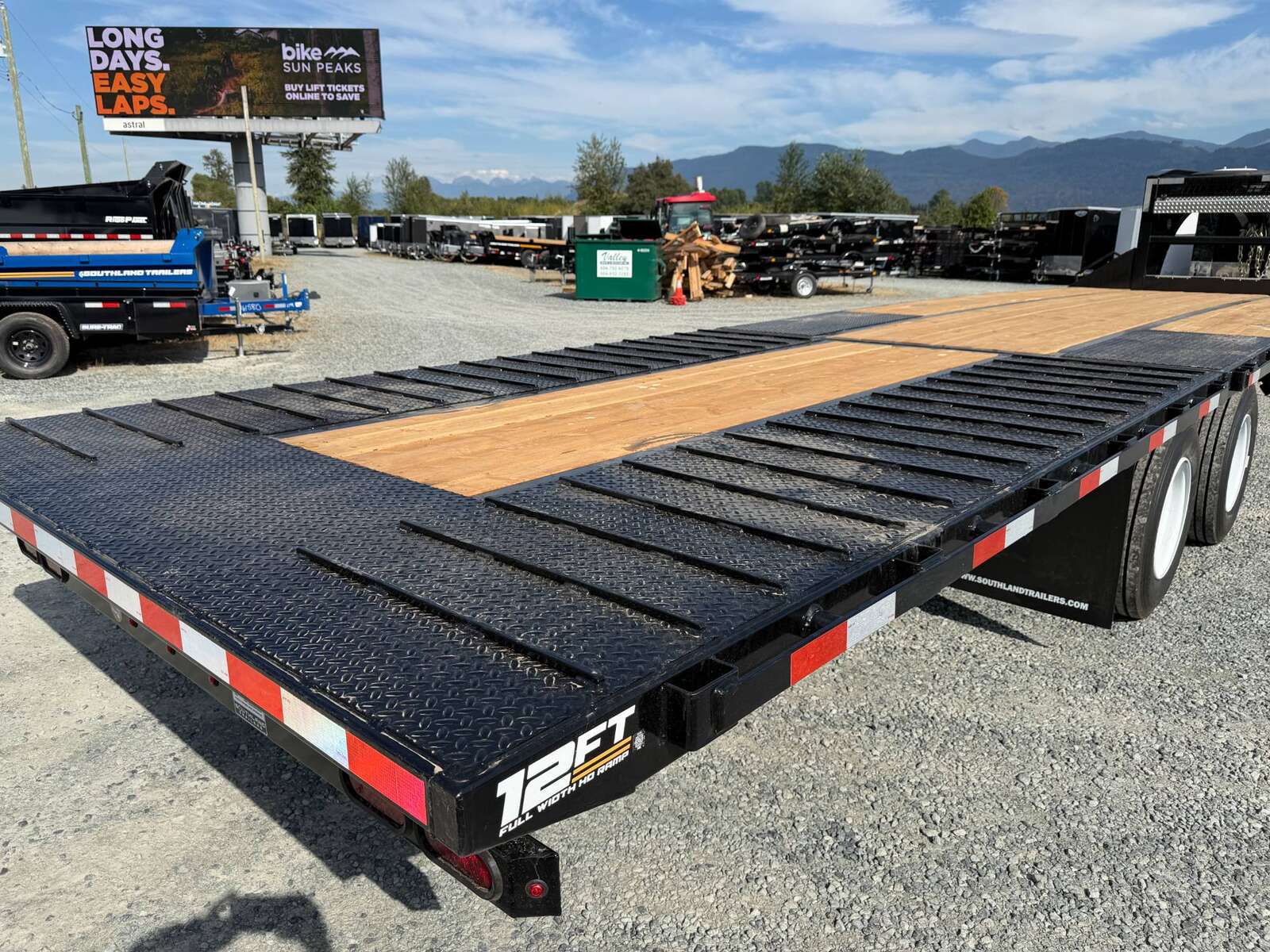 Photo of 2027 Southland 32' Gooseneck Equipment Flat Deck Trailer 38,000lbs w/ 12' Hydraulic Dovetail