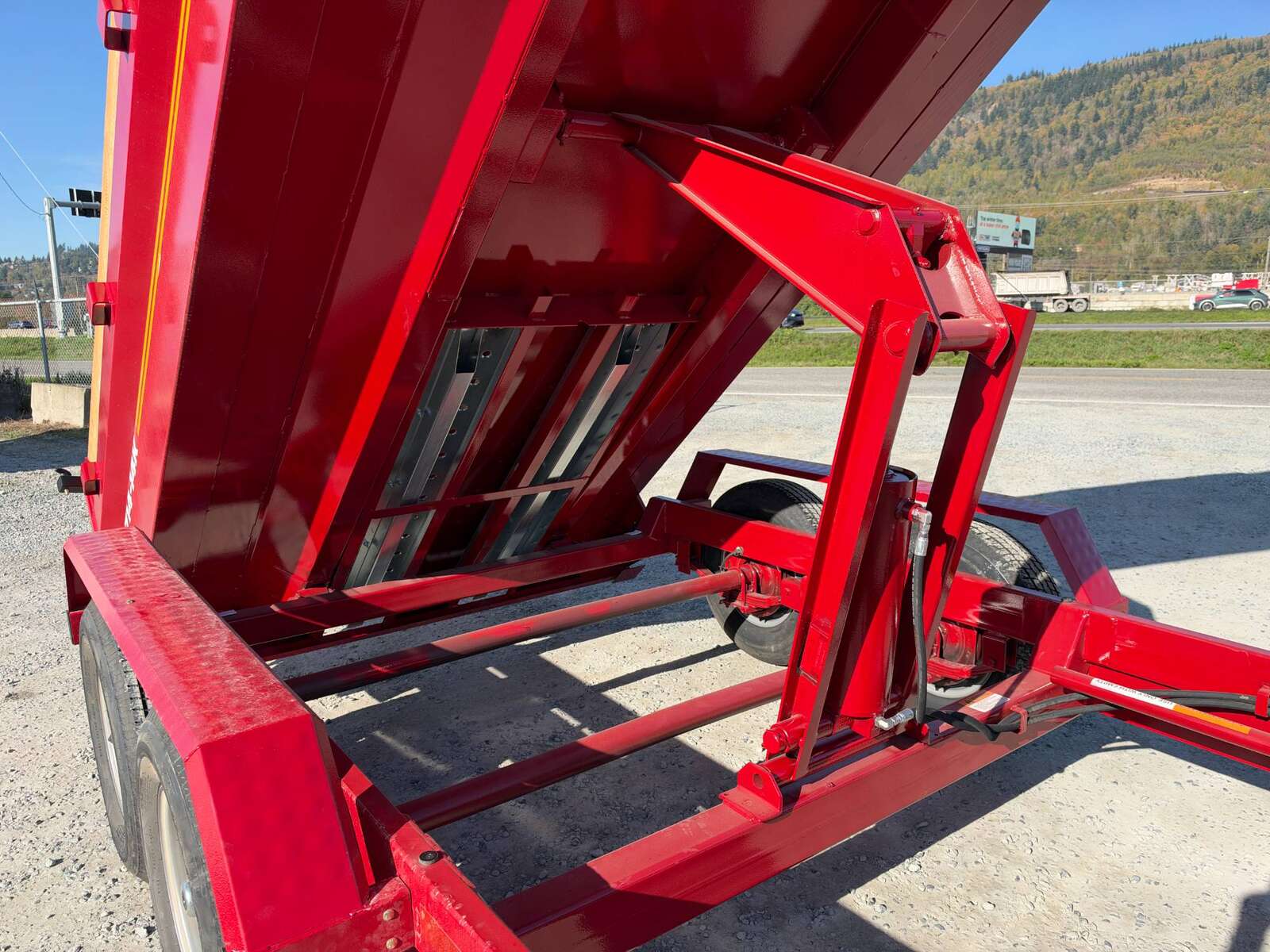 Photo of 2027 Southland 7x14 Dump Trailer 15,400lbs GVW with Tarp And Ramps RED (SL714-14K)