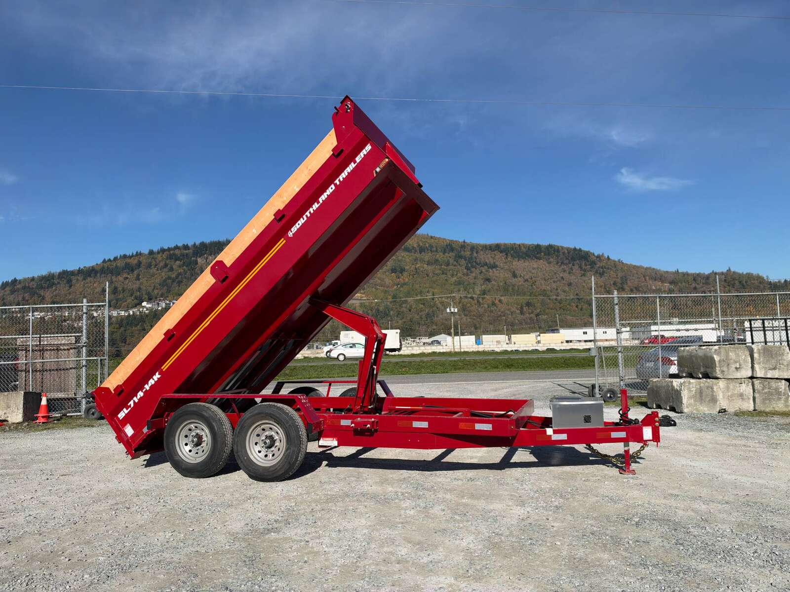Photo of 2027 Southland 7x14 Dump Trailer 15,400lbs GVW with Tarp And Ramps RED (SL714-14K)
