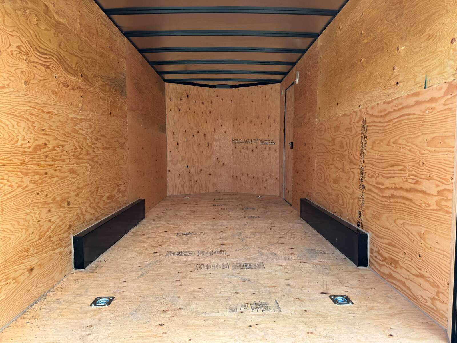 Photo of 2025 Royal 7.5X16 V-NOSE RAMP DOOR EXTRA HEIGHT Cargo / Enclosed Trailer White 7700lb GVW