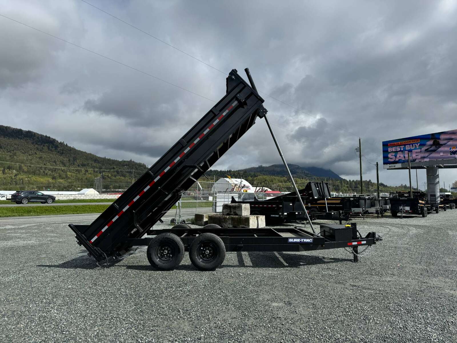 Photo of New Suretrac 7x16 Telescopic Hoist Dump Trailer 14,000lbs GVW w/ Ramps and Tarp