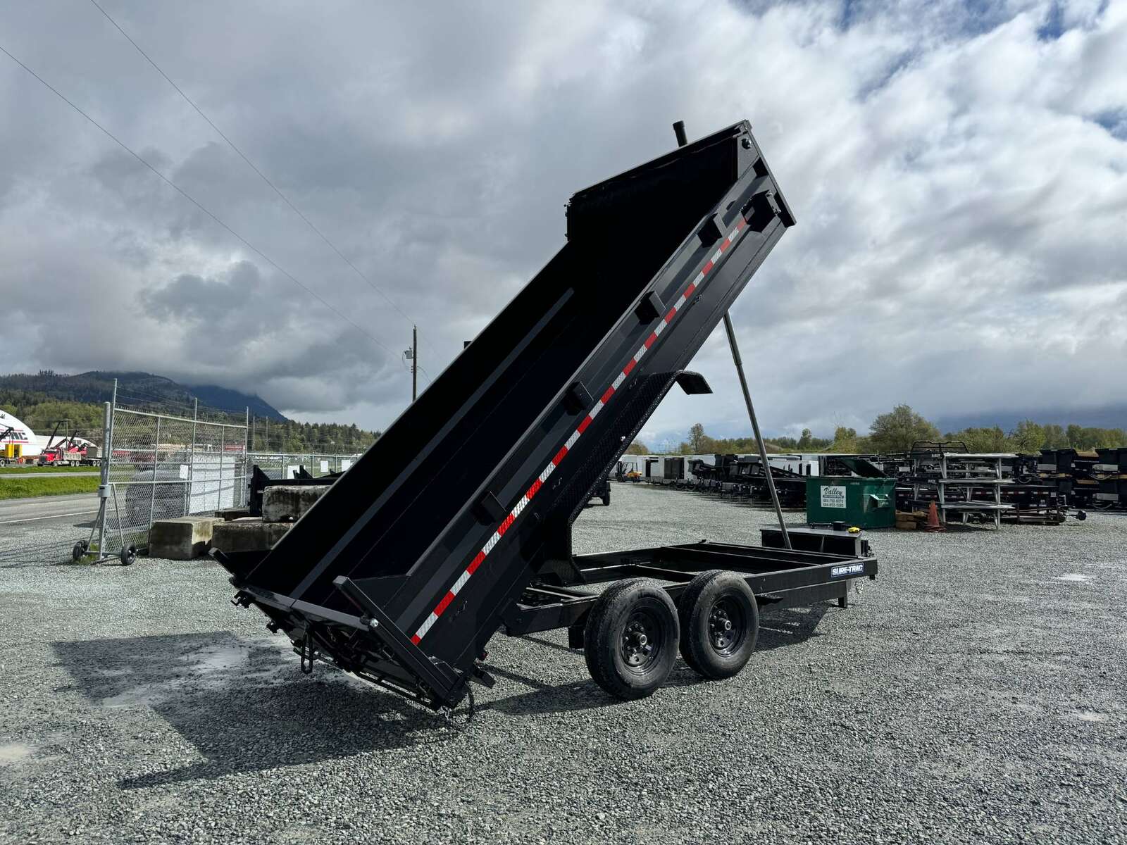 Photo of New Suretrac 7x16 Telescopic Hoist Dump Trailer 14,000lbs GVW w/ Ramps and Tarp