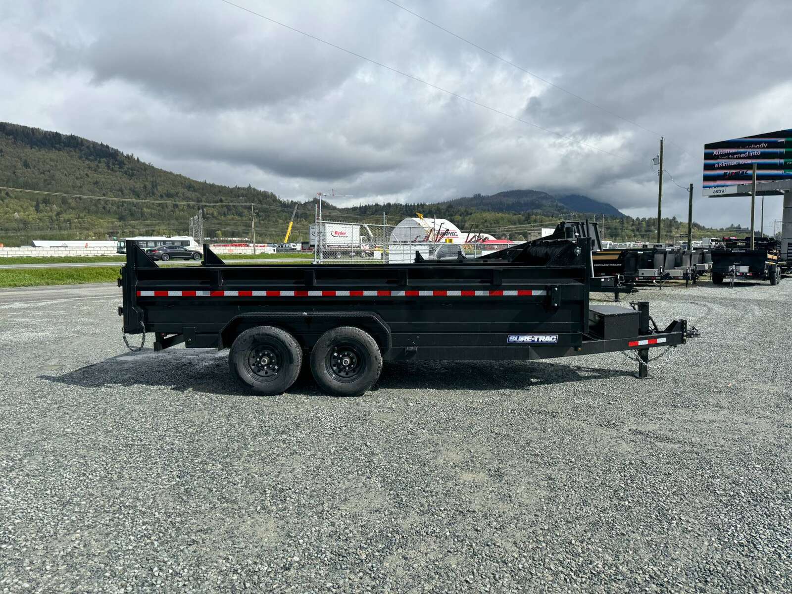 Photo of New Suretrac 7x16 Telescopic Hoist Dump Trailer 14,000lbs GVW w/ Ramps and Tarp