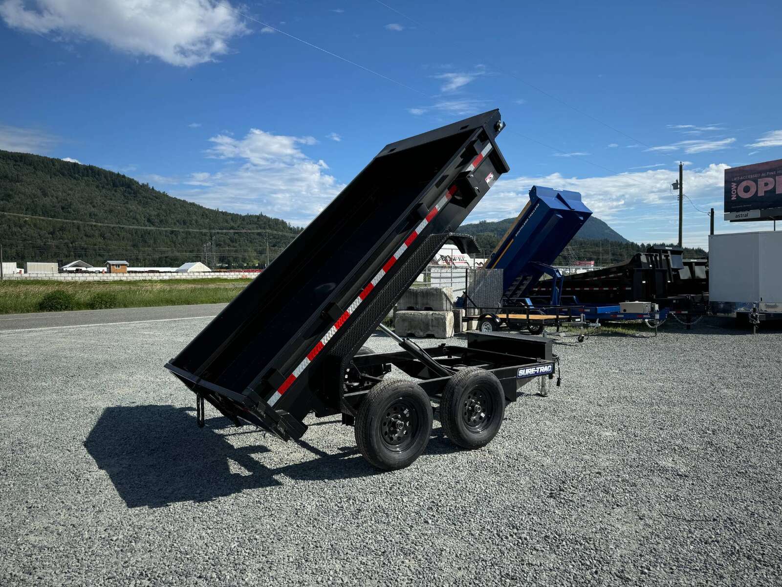 Photo of 2024 Suretrac 5x10 Dump Trailer 7000lb GVW Barn Doors with Tarp